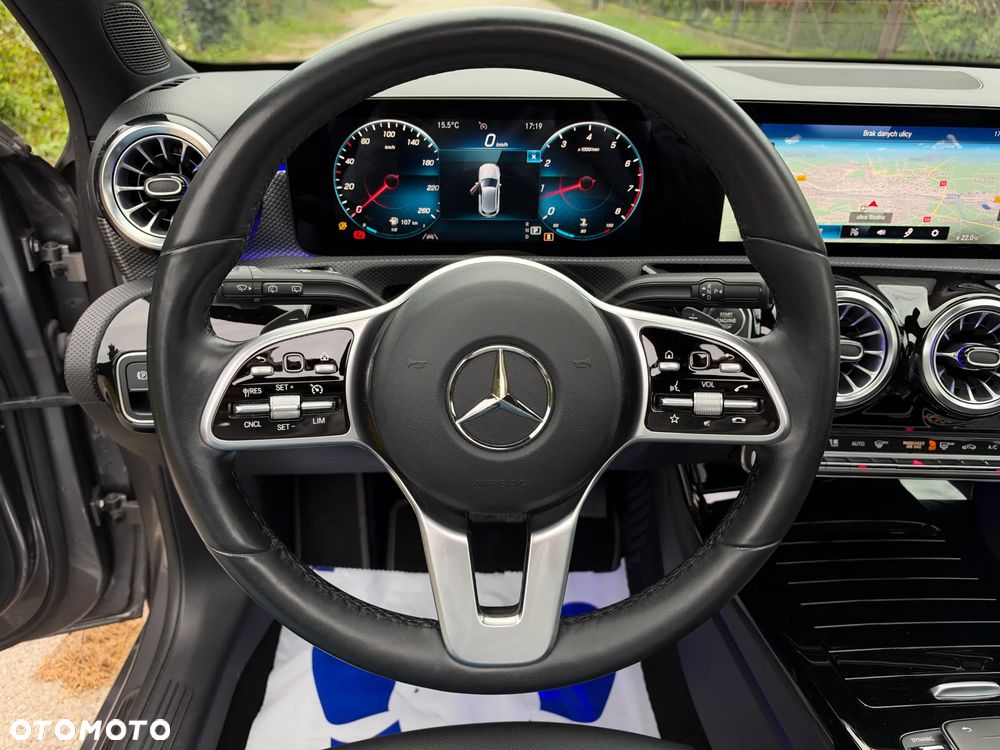 Mercedes-Benz Klasa A 250 7G-DCT - 26