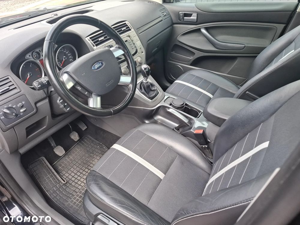Ford Kuga 2.0 TDCi 4x4 Titanium - 14