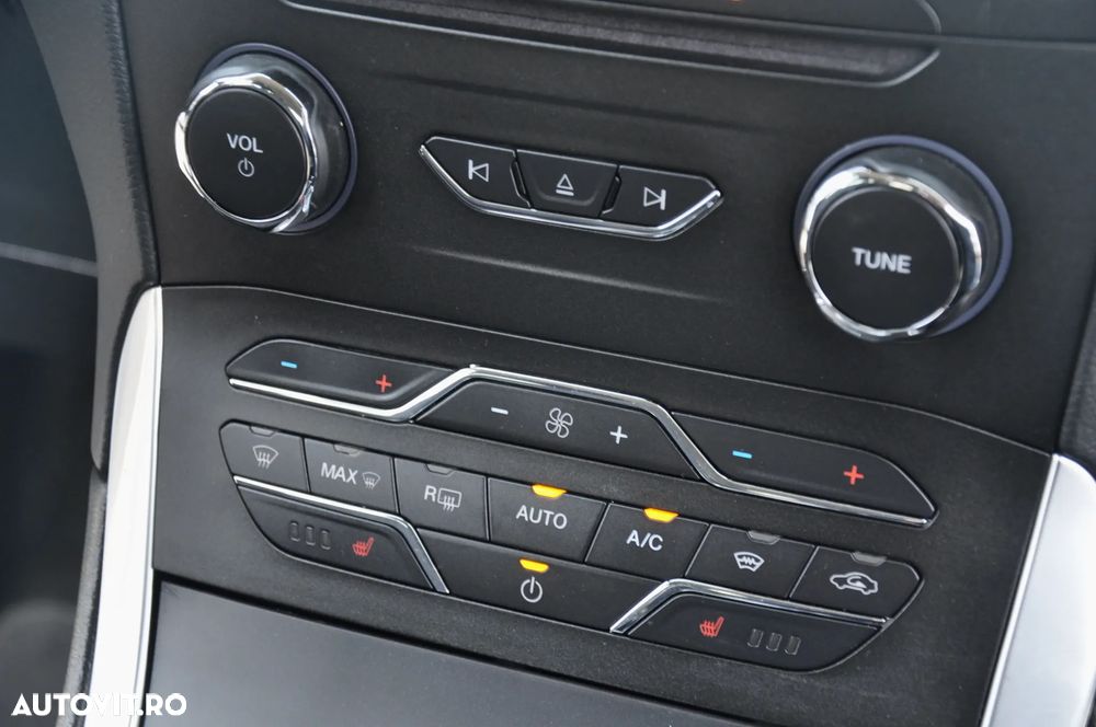 Ford Galaxy - 20