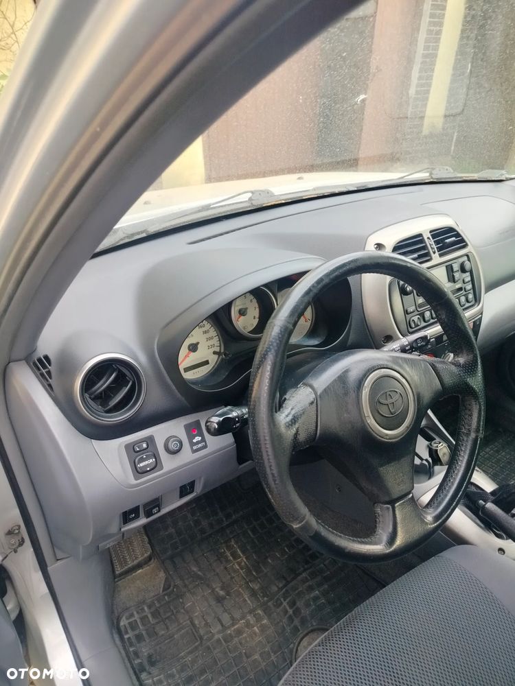 Toyota RAV4 4x4 Edition - 9