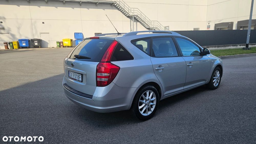 Kia Ceed - 14