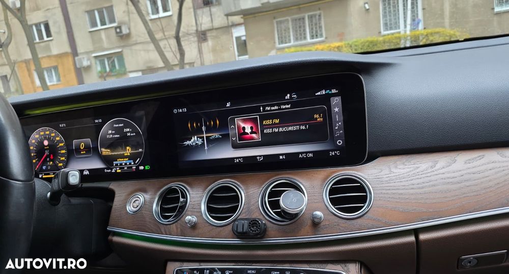 Mercedes-Benz E 220 d 4Matic T 9G-TRONIC Avantgarde - 12