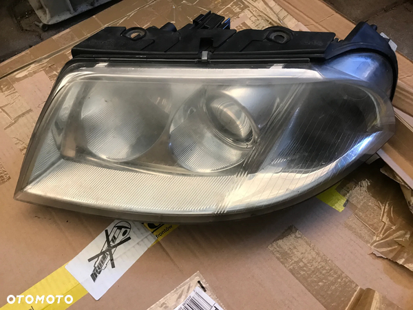 LAMPA PRZEDNIA PRAWA LUB LEWA PASSAT B5 LIFT