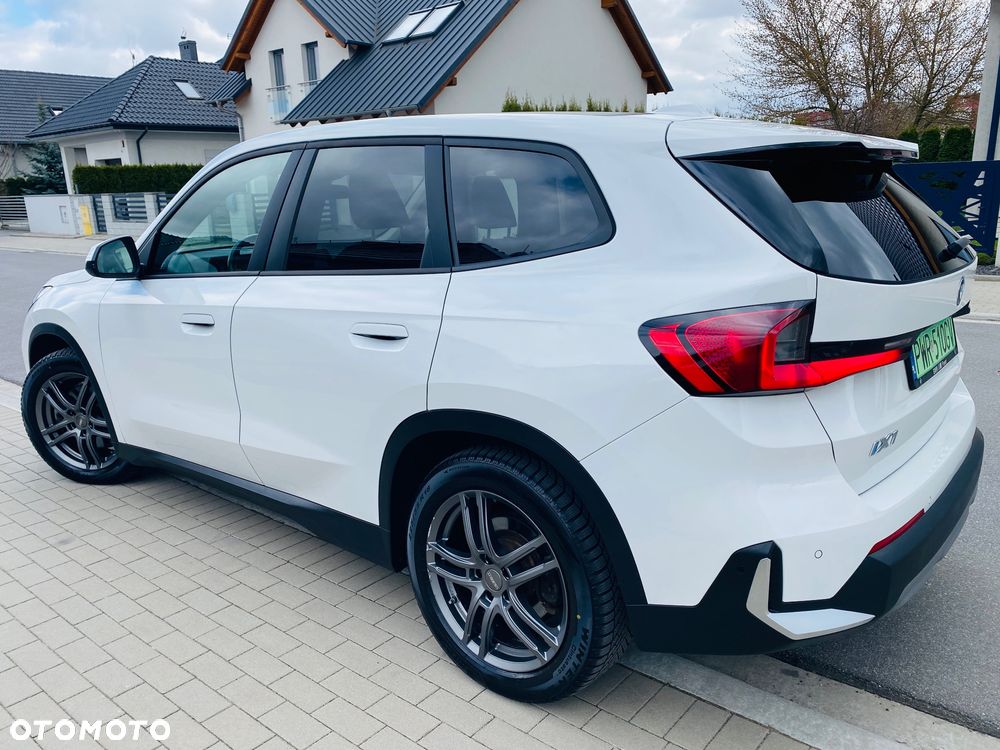 BMW iX1 xDrive30 66.5kWh xLine - 5