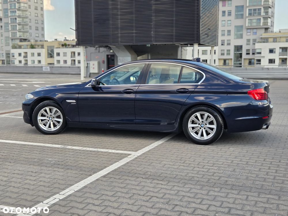 BMW Seria 5 528i xDrive - 10