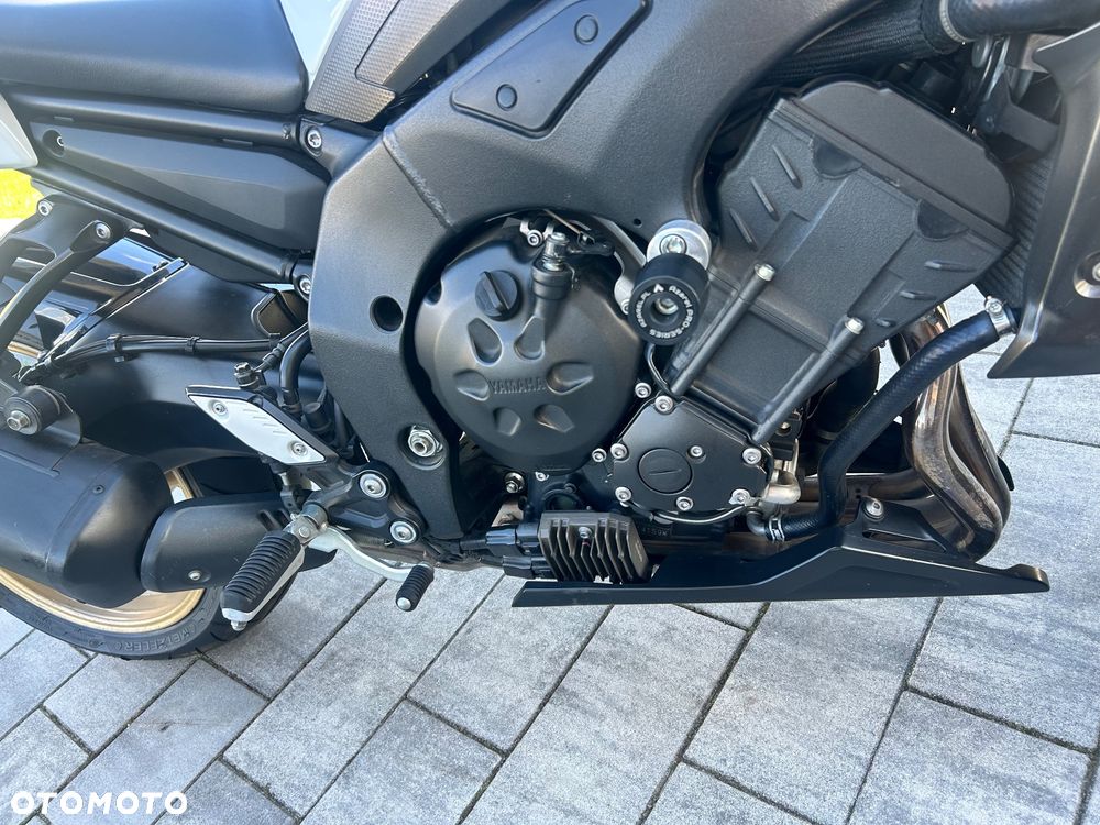 Yamaha FZ8 - 9