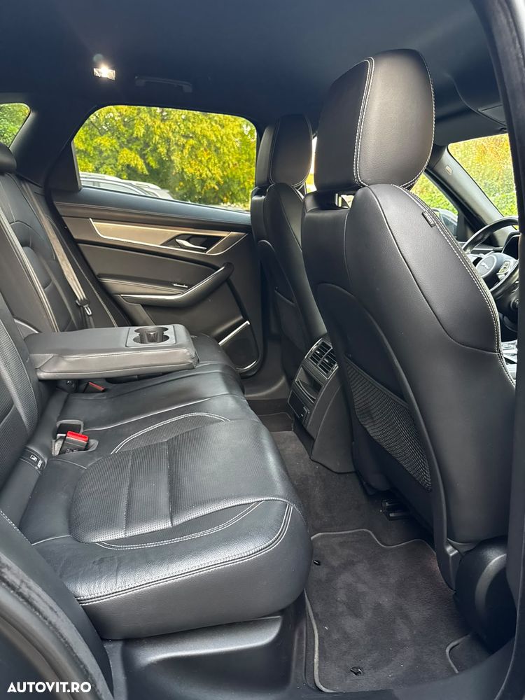 Jaguar F-Pace - 8