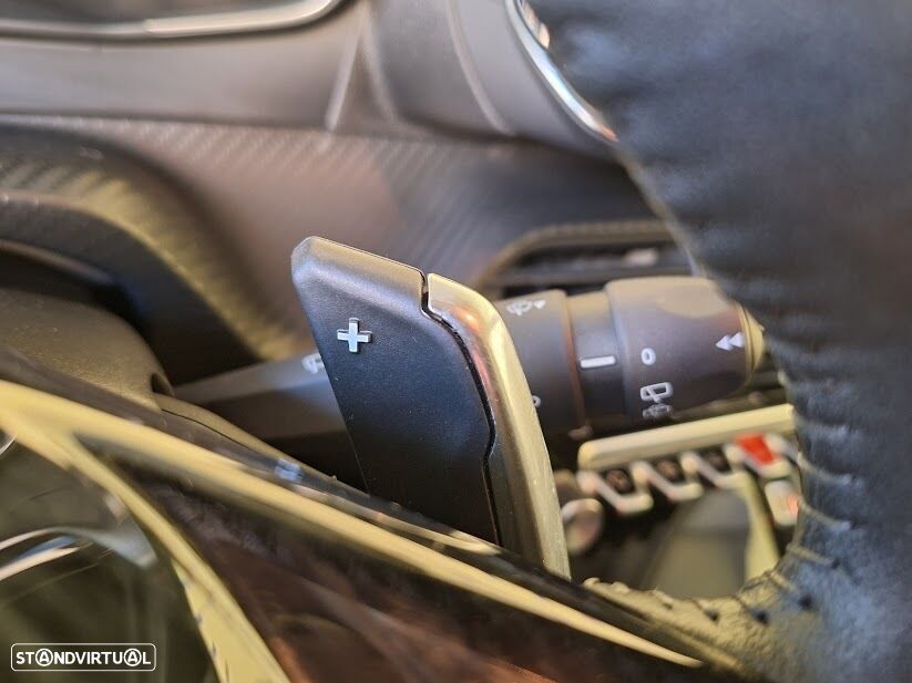 Peugeot 208 1.2 Hybrid Allure e-DCS6 - 20