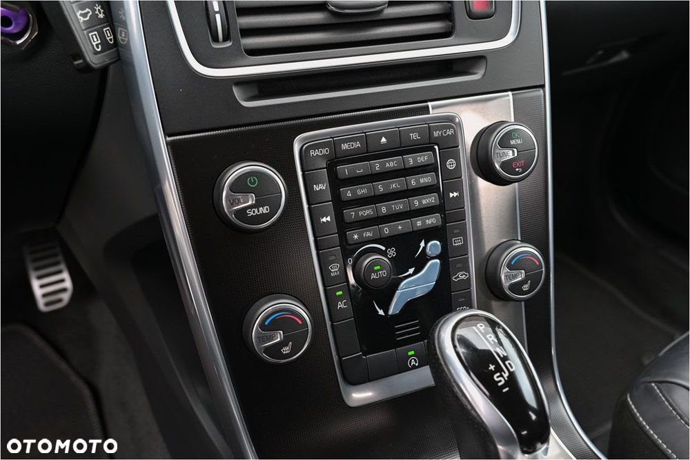 Volvo V60 D4 Geartronic RDesign - 26