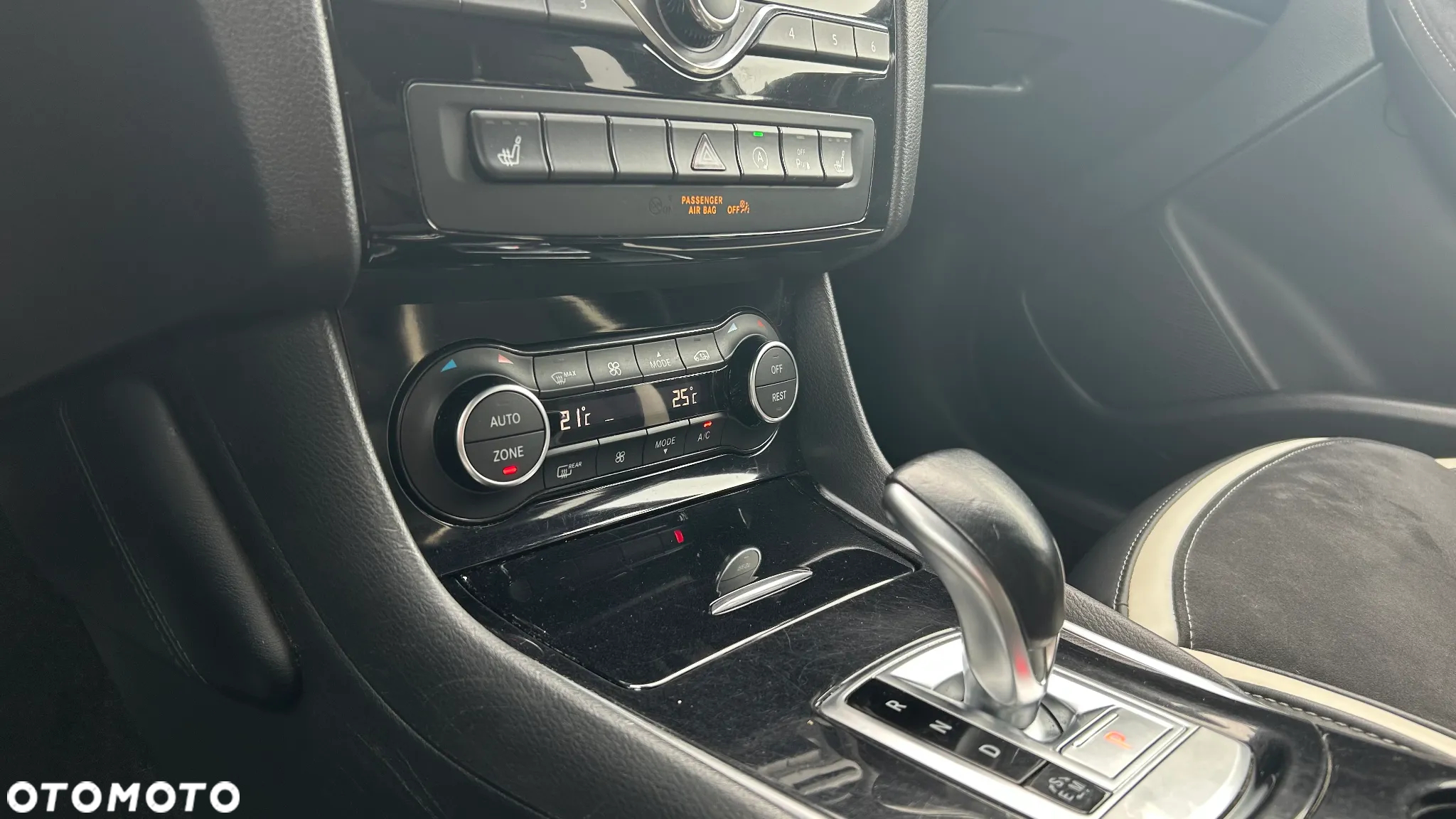 Infiniti Q30 2.0t Sport AWD 7DCT - 16