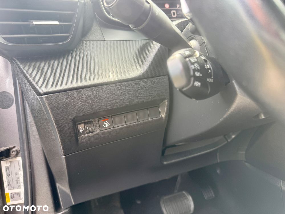 Peugeot 2008 PureTech 130 Stop&Start EAT6 Allure - 11