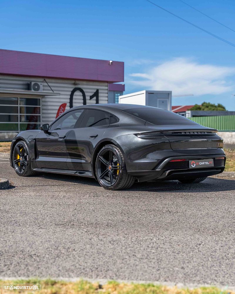 Porsche Taycan Turbo S - 13