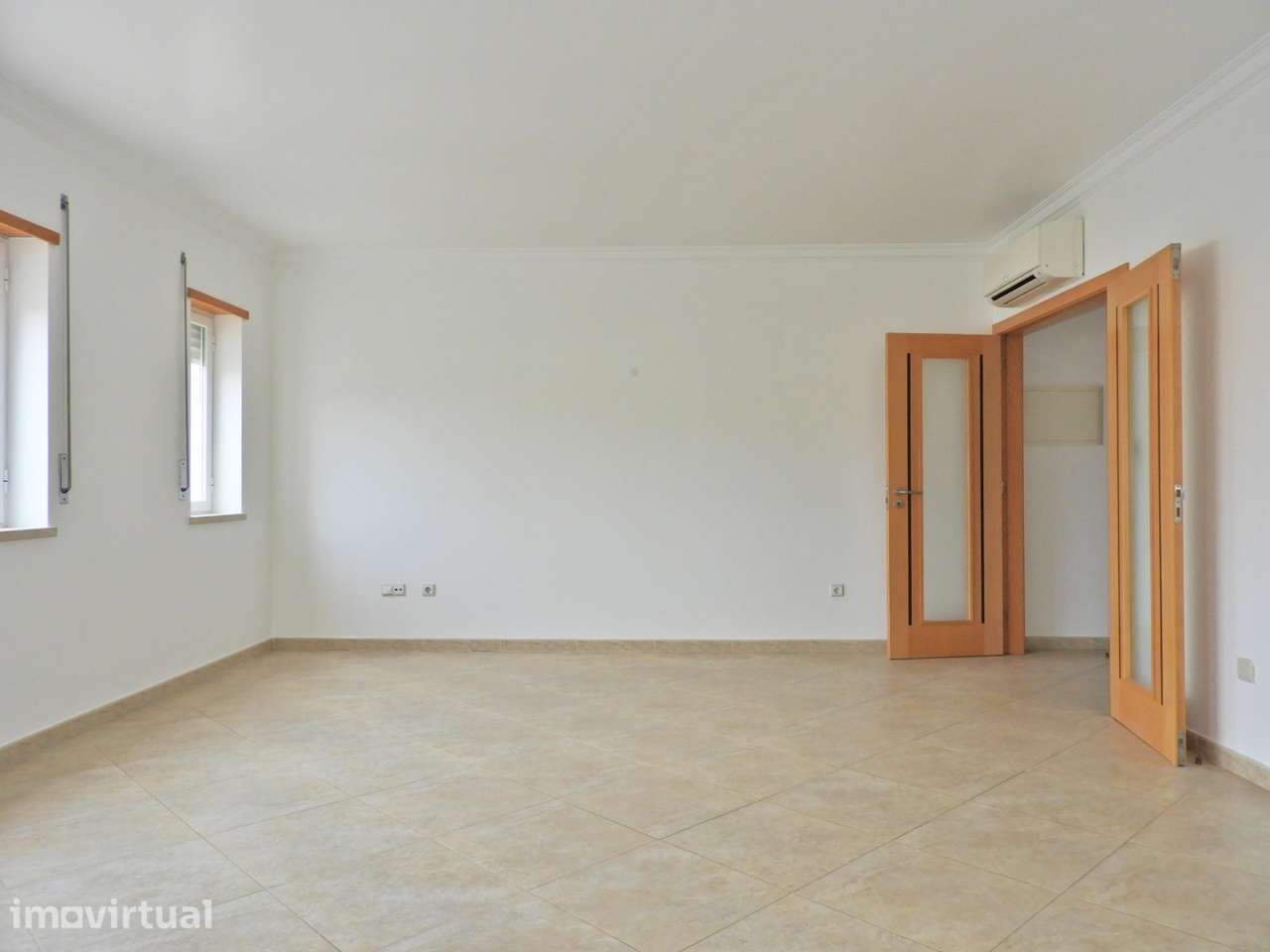 Apartamento T2 com garagem para 2 carros - Grande imagem: 3/13