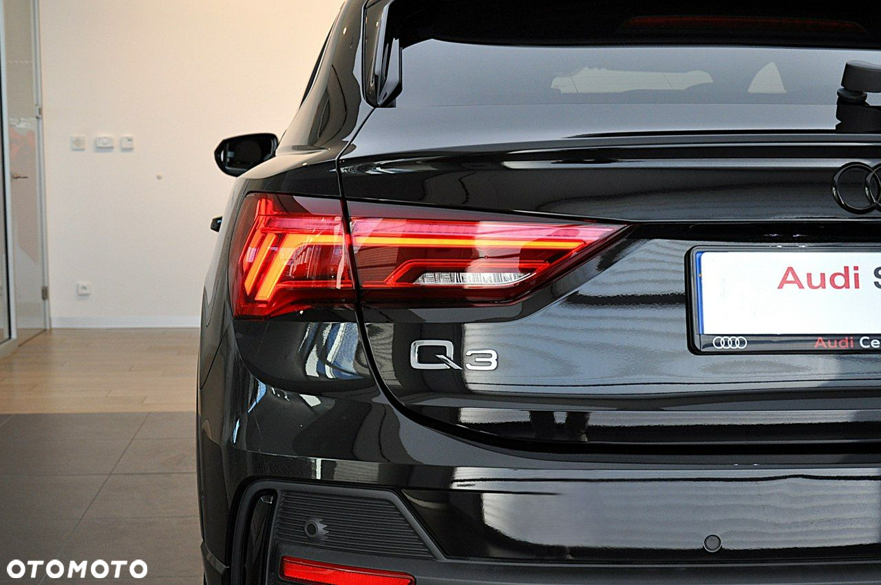 Audi Q3 Sportback - 12