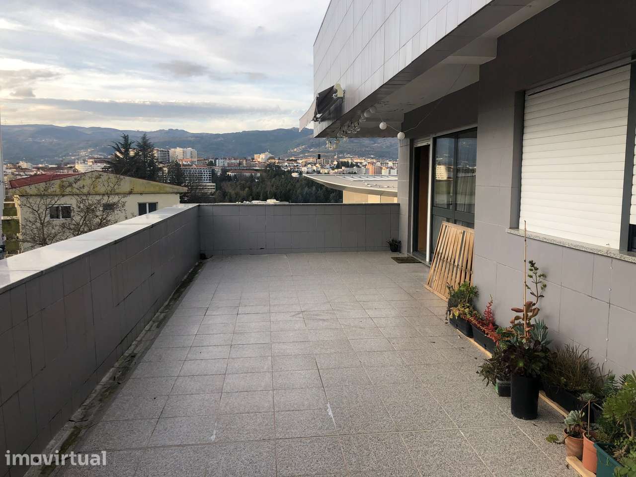 Apartamento T2 com terraço e lugar de  garagem em Vila Real - Grande imagem: 4/9