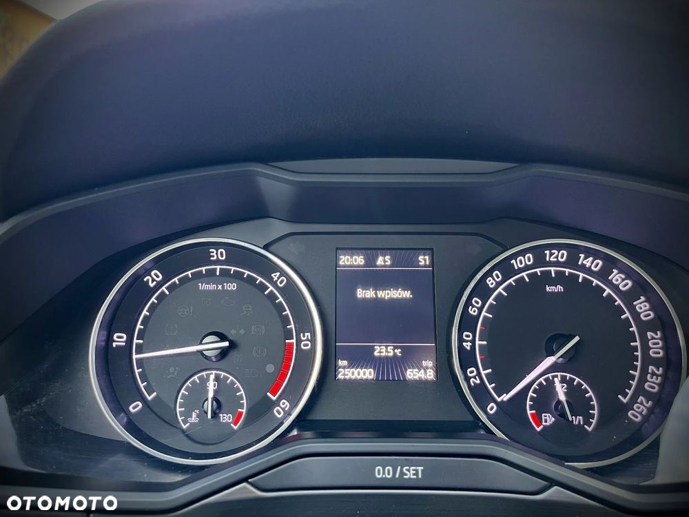 Skoda Superb 2.0 TDI Style DSG - 23