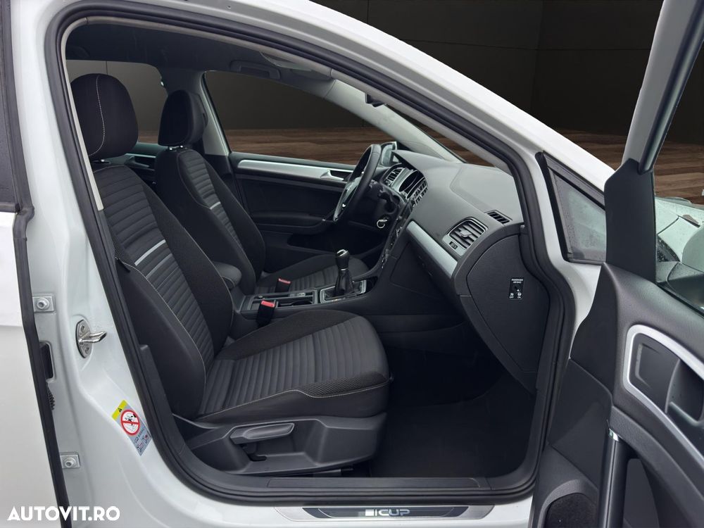 Volkswagen Golf - 14