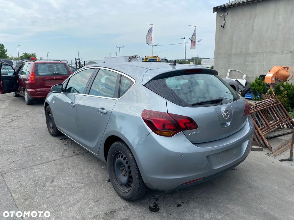 184 / Opel Astra J / Na Części / - 1