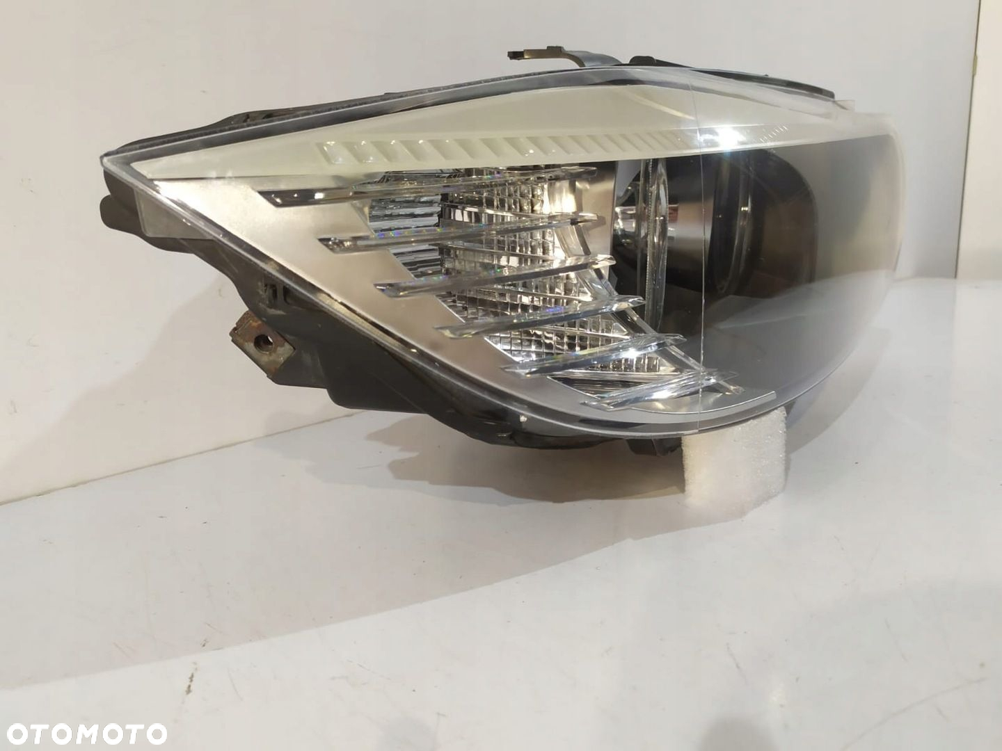 BMW 3 90 / E91 LCI Lampa przednia H7 R - 14869 - 2