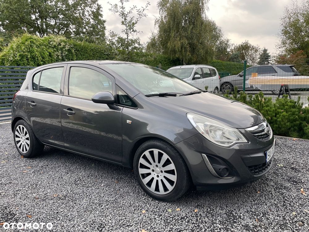 Opel Corsa 1.2 16V Cosmo - 2