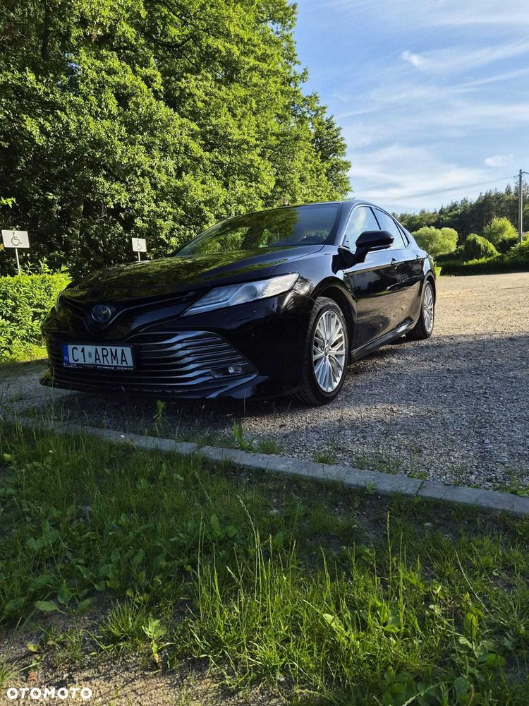 Toyota Camry - 1
