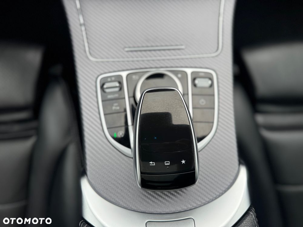 Mercedes-Benz Klasa C 250 7G-TRONIC AMG Line - 31
