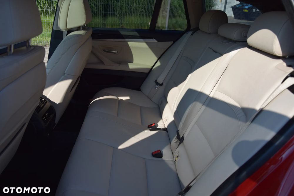 BMW Seria 5 525d - 10