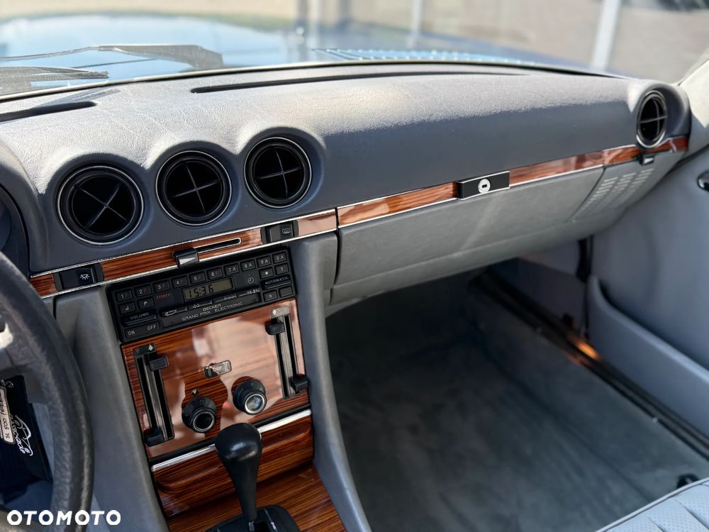 Mercedes-Benz SL - 24
