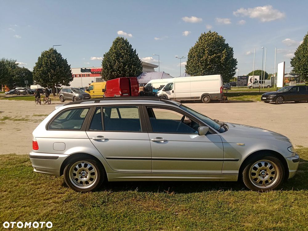 BMW Seria 3 318i - 5