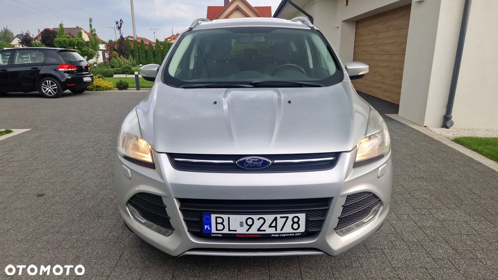 Ford Kuga 1.6 EcoBoost 2x4 Titanium - 4