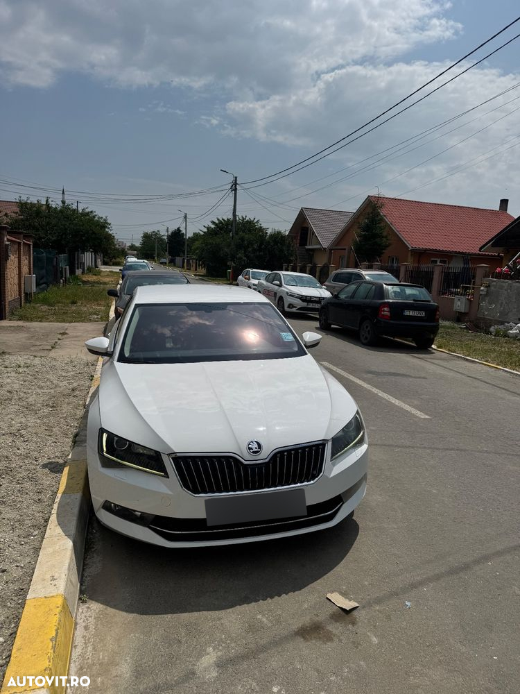 Skoda Superb 2.0 TDI DSG Ambition - 2