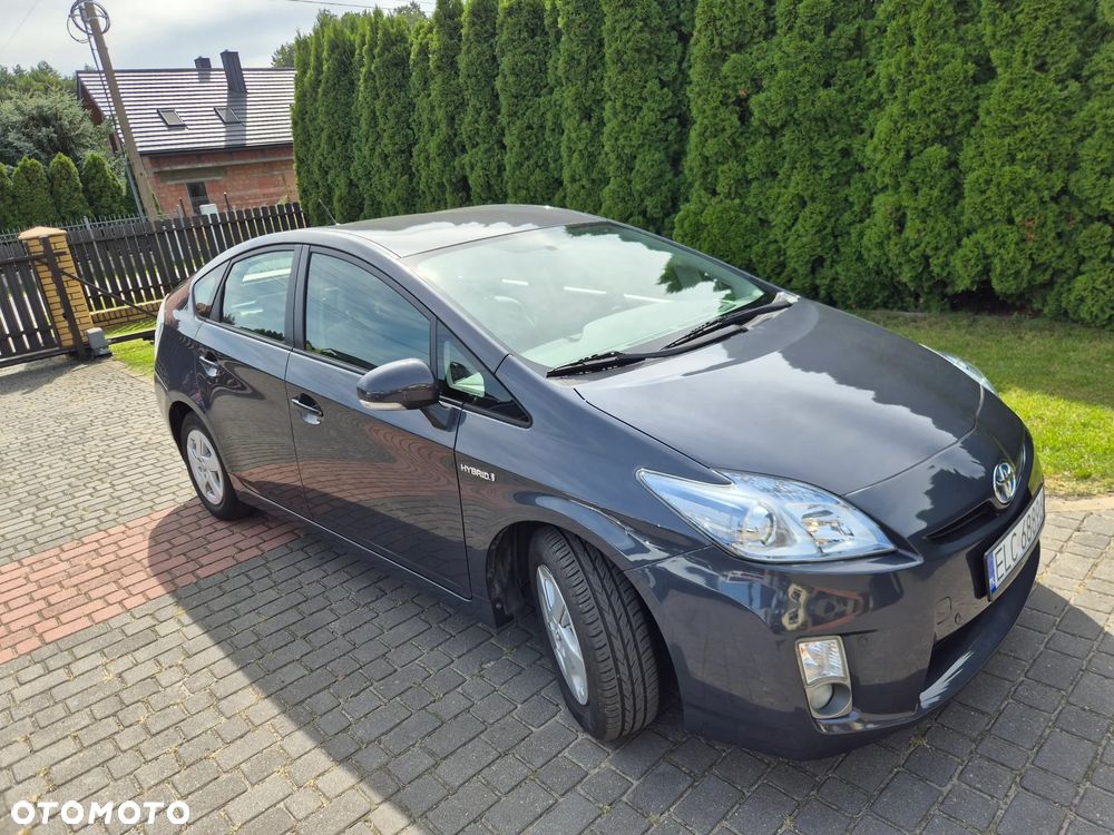 Toyota Prius (Hybrid) - 14