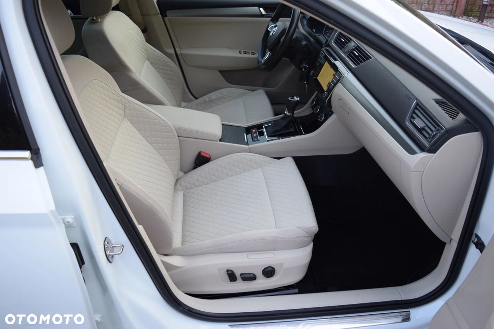 Skoda Superb 2.0 TDI DSG Ambition - 11