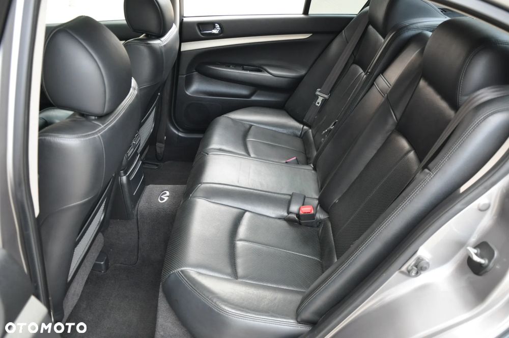 Infiniti G 3.5 - 8