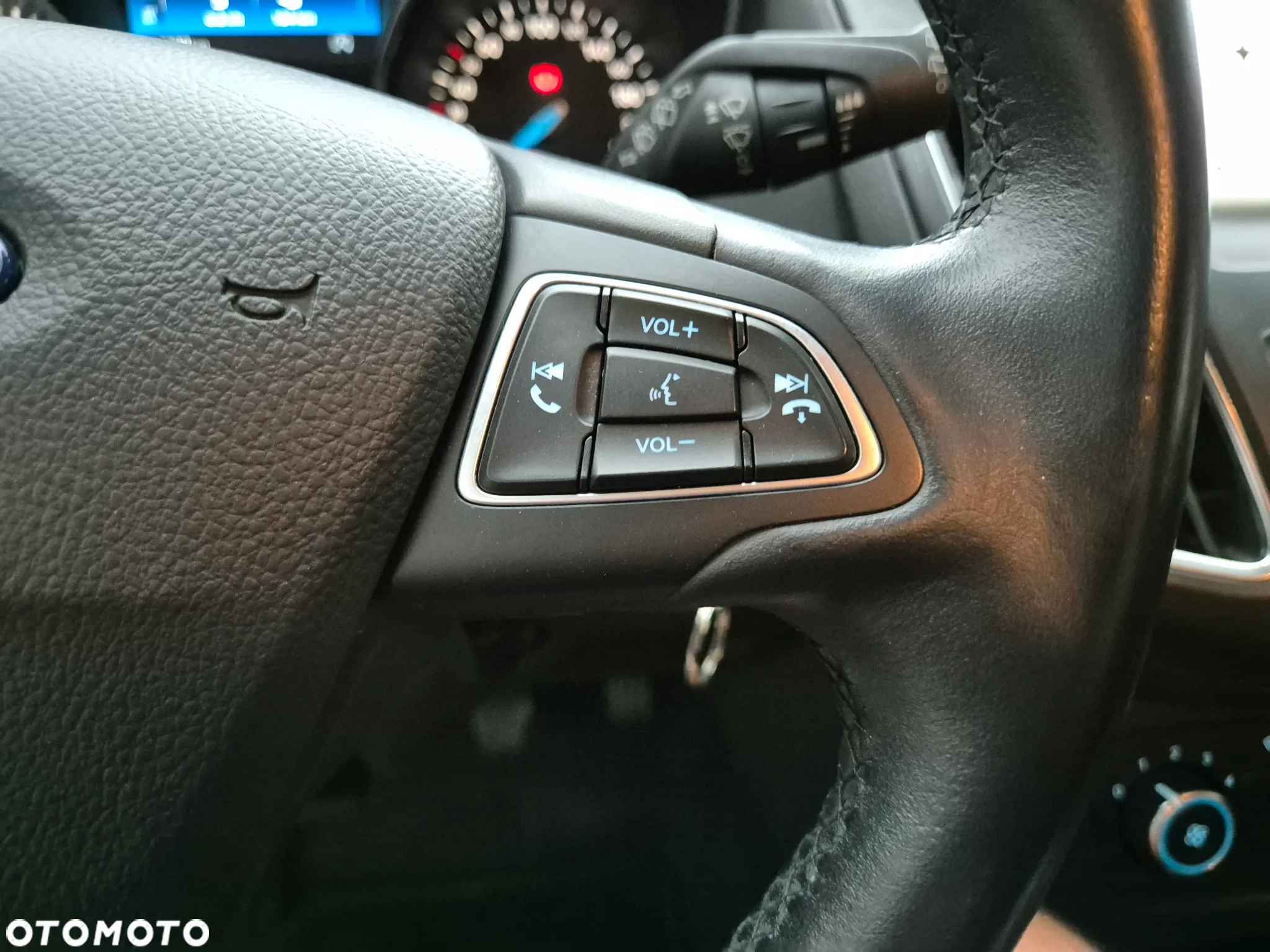 Ford Focus 1.0 EcoBoost Start-Stopp-System TITANIUM STYLE - 16