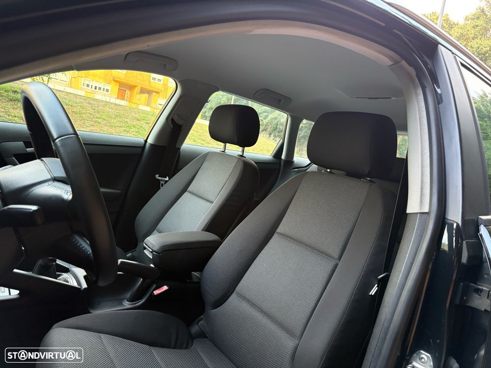 Audi A3 Sportback 1.6 TDI Attraction Business Line - 25