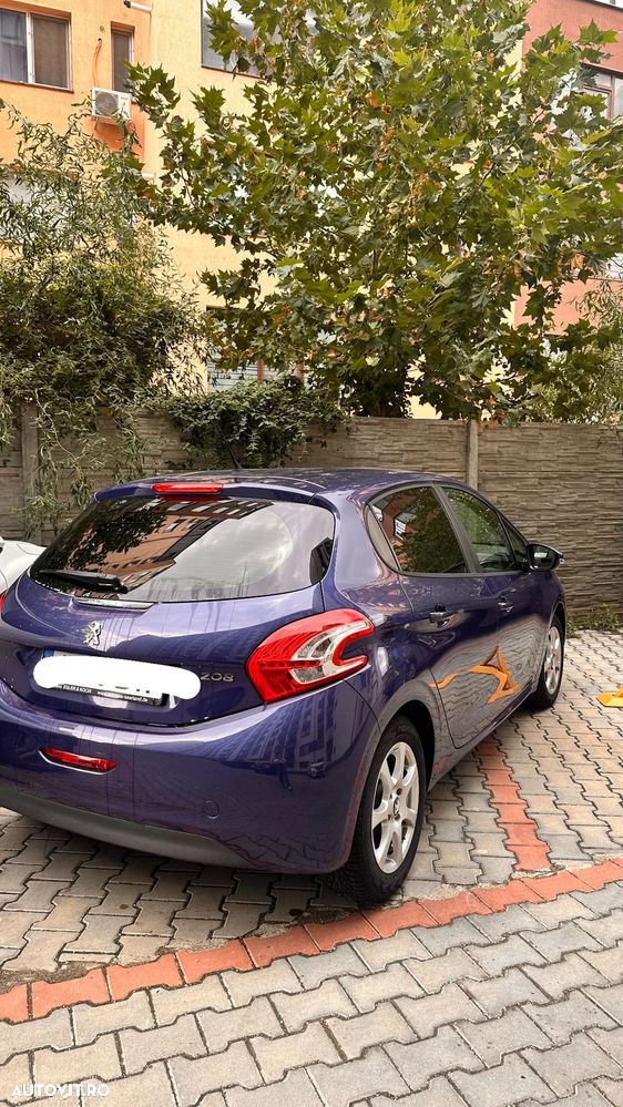 Peugeot 208 1.2 L PureTech Active - 5