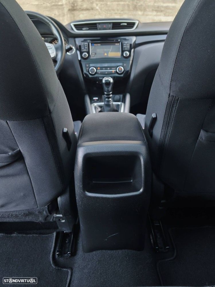 Nissan Qashqai 1.5 dCi N-Connecta - 18