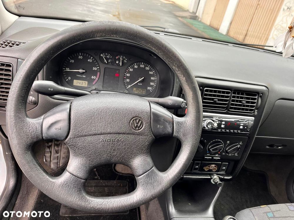 Volkswagen Polo - 14