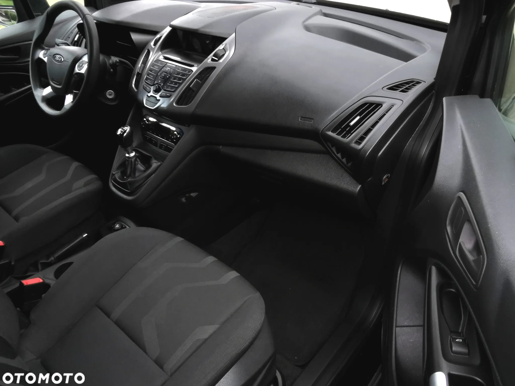 Ford Tourneo Connect Grand - 23