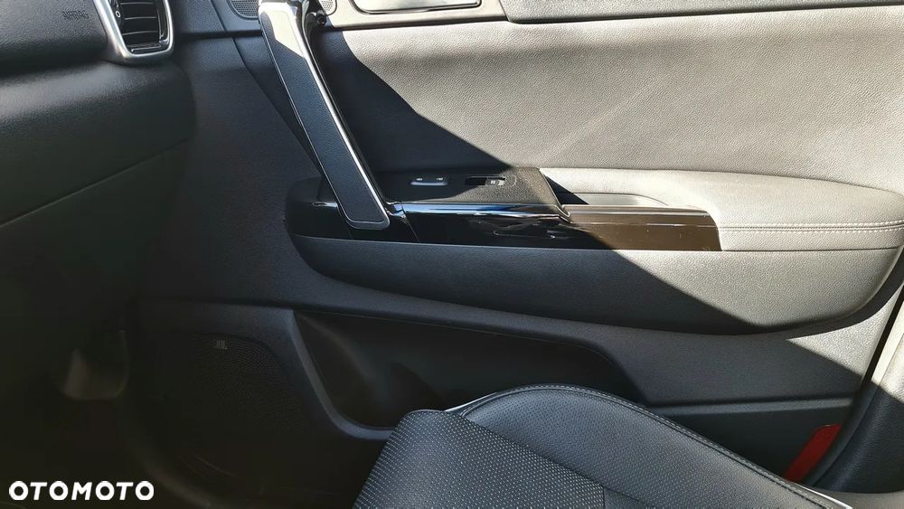 Kia Sportage 1.6 GDI L Business Line Plus 2WD - 24