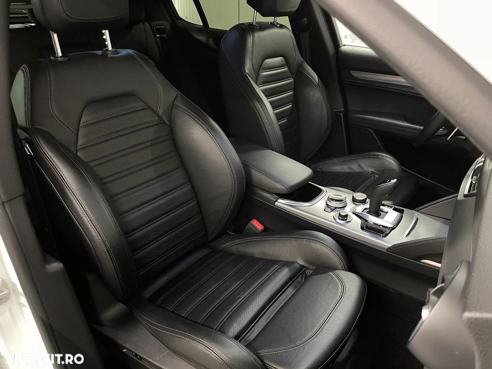 Alfa Romeo Stelvio - 10