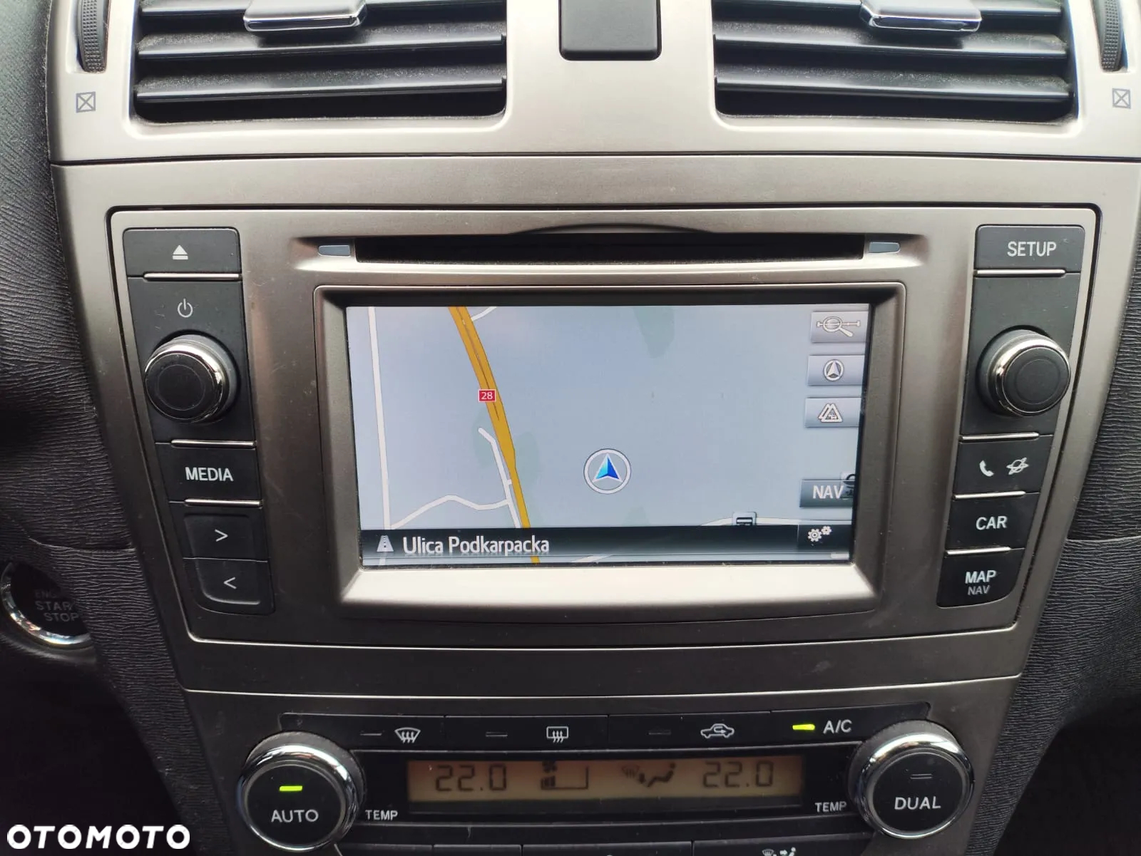 Toyota Avensis 1.8 Premium MS - 18