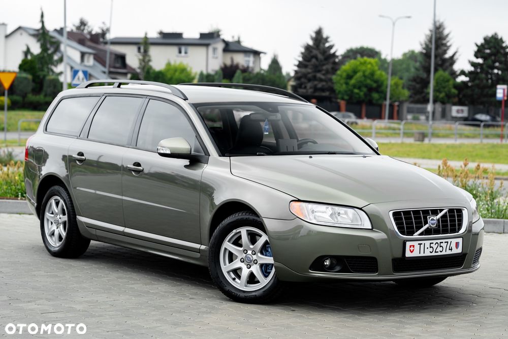 Volvo V70 2.5T Summum - 2