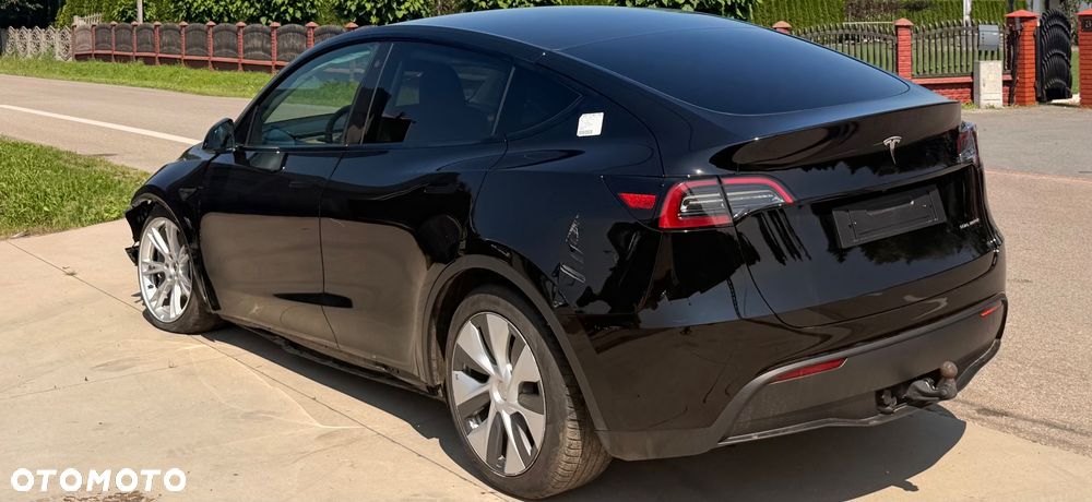 Tesla Model Y Long Range Dual Motor AWD - 8