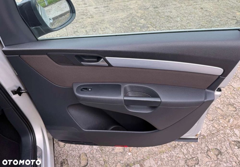 Volkswagen Sharan - 23