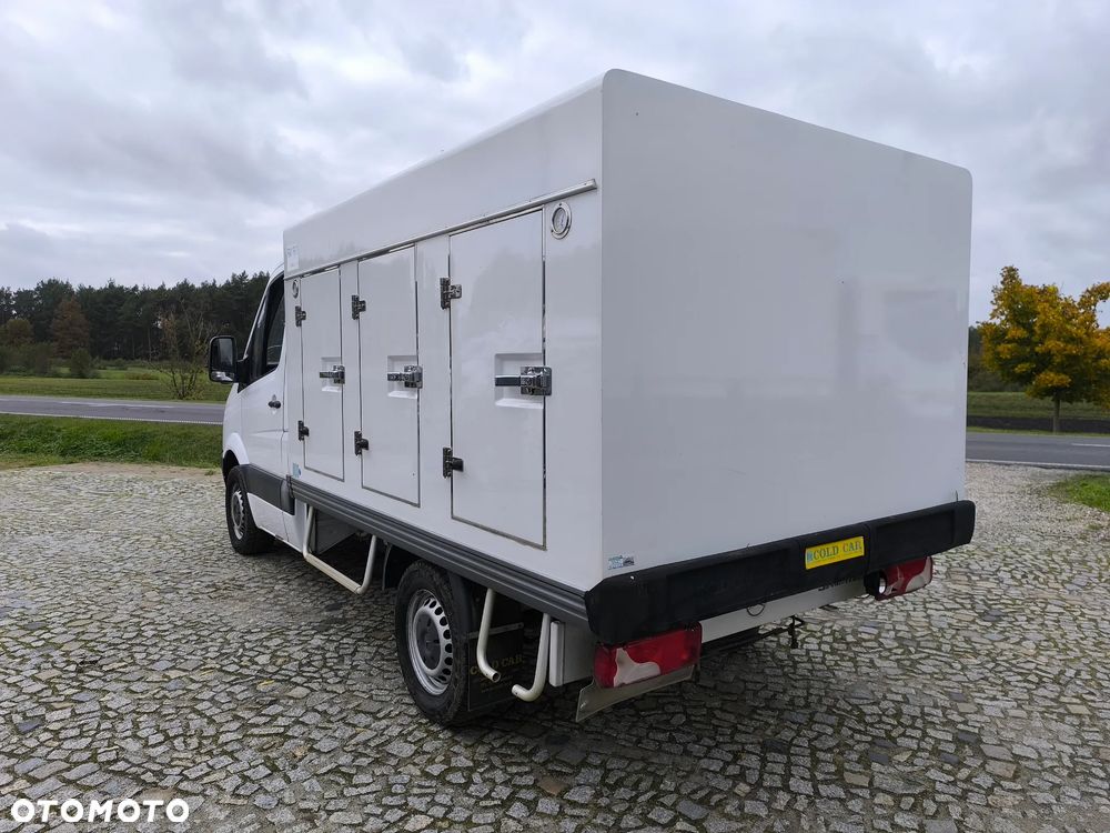 Mercedes-Benz Sprinter - 14