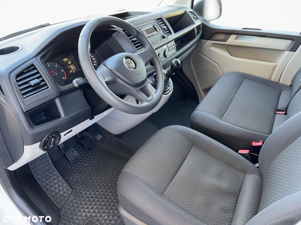 Volkswagen Caravelle - 12