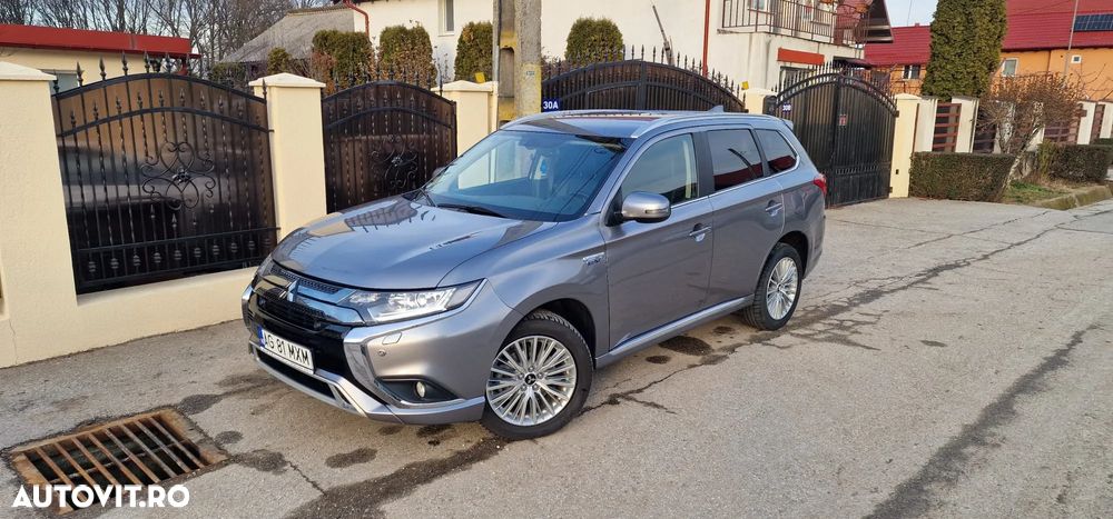 Mitsubishi Outlander 2.4 4WD Diamant+ - 2