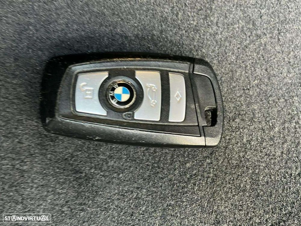 BMW 330 e iPerformance - 19